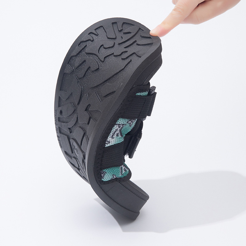 Nuevas zapatillas de pareja de verano para hombres con suela suave de moda coreana personalidad vacaciones zapatillas juveniles