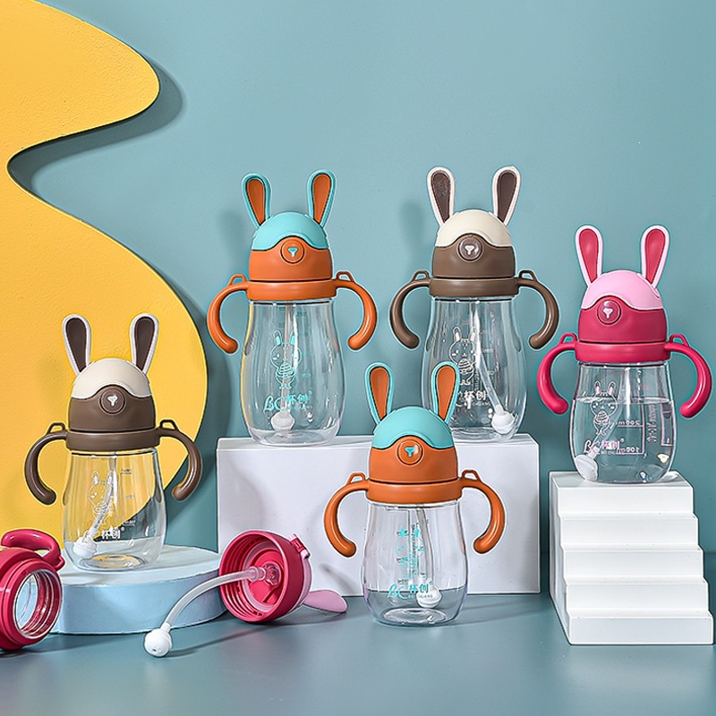 Taza de conejo de paja taza de agua para niños con mango taza de plástico para bebés portátil para salir hervidor de jardín de infantes