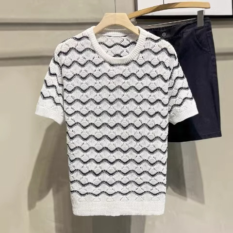 T-shirt da uomo a girocollo a maniche corte, estiva, sottile, stile coreano, trendy, con lavorazione a maglia traforata, alla moda, con righe ondulate, top casual._voghion.com