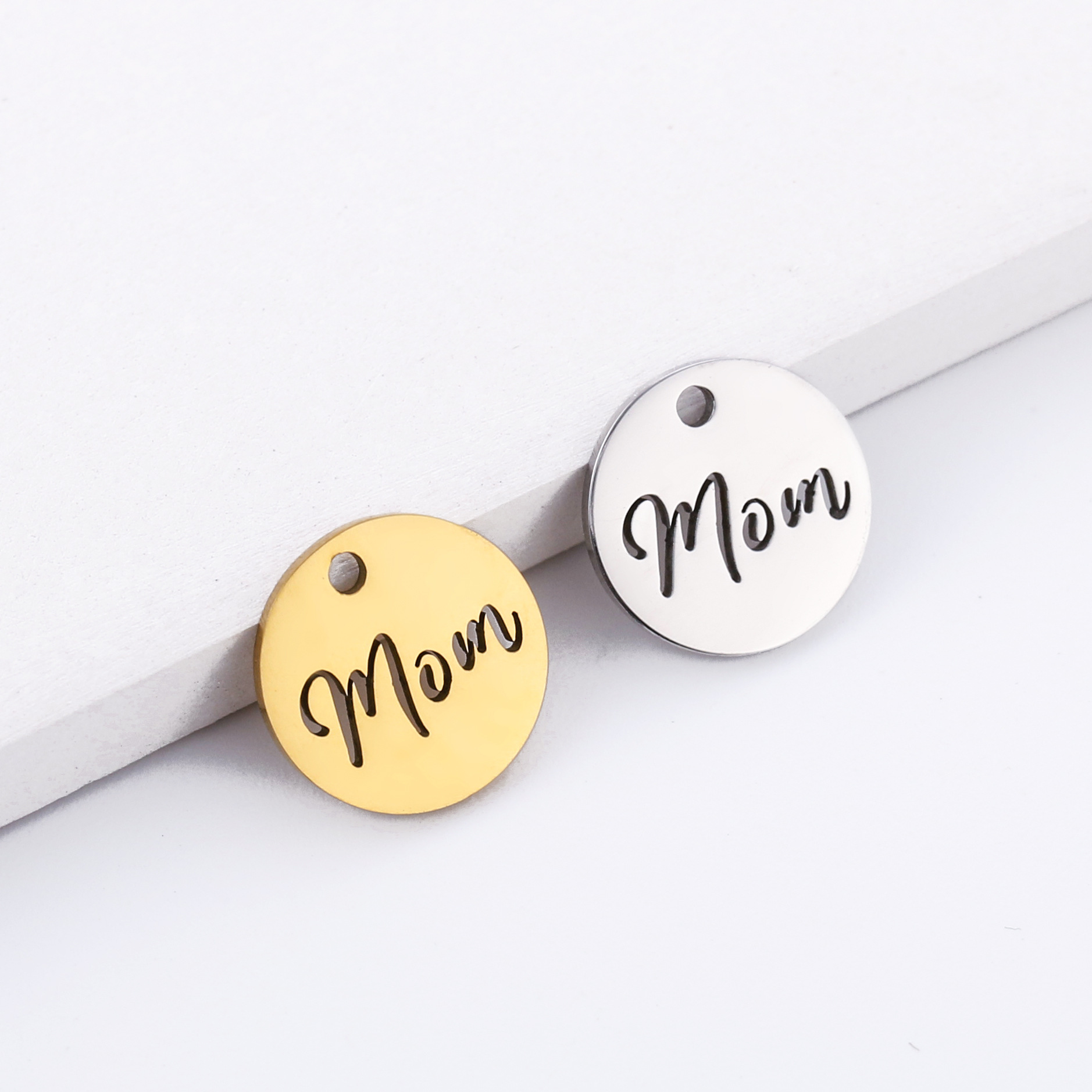 New stainless steel mirror round hollow mom letter small pendant diy Mother's Day gift mom jewelry accessories