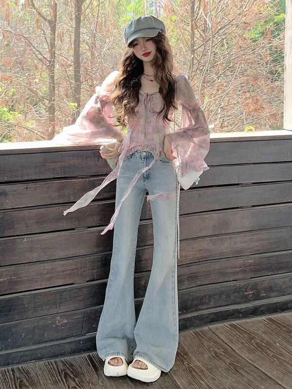 Unique and Beautiful Early Summer Outfit for Women: Korean-Style Floral Chiffon Top and Flared Jeans Set