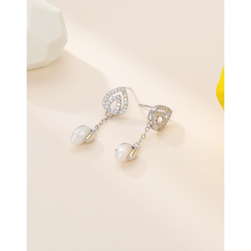 S925 plata esterlina pendientes de perlas de agua dulce pendientes de moda simple Corea del Sur elegante diamante incrustado pendientes largos pendientes de las niñas