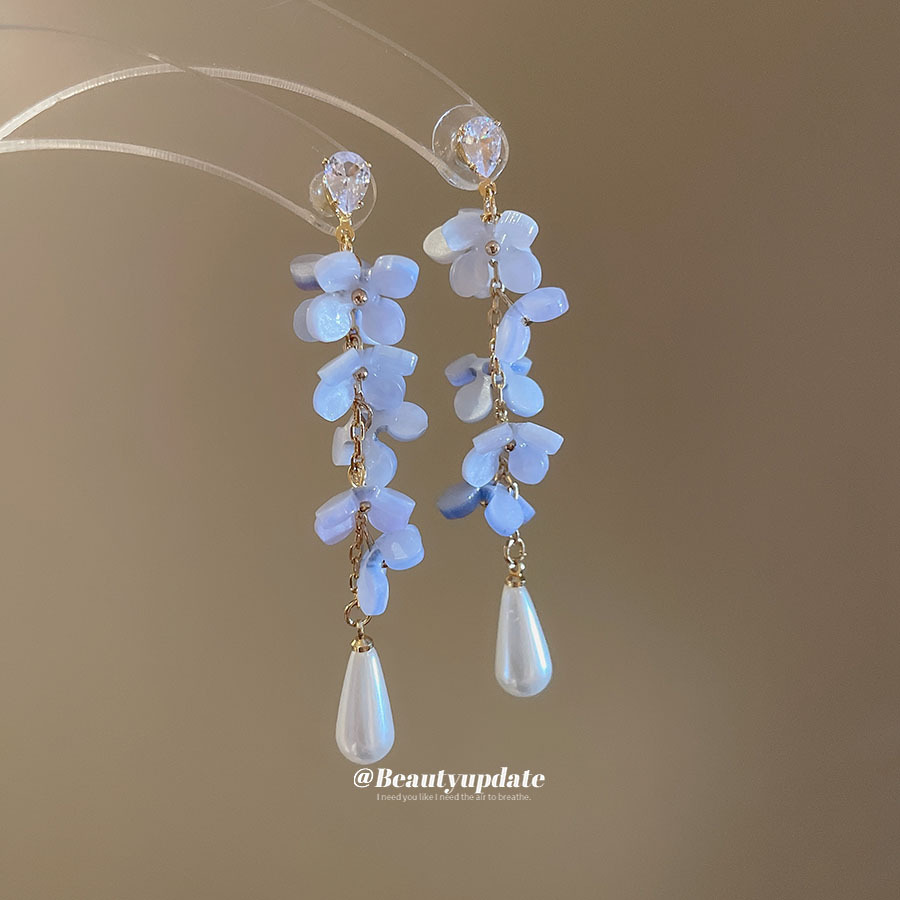 Aguja de plata, flores de diamantes dulces, gotas de agua, pendientes de borla de perlas, pendientes simples de nicho, pendientes de lujo ligero, pendientes de alta gama, mujeres