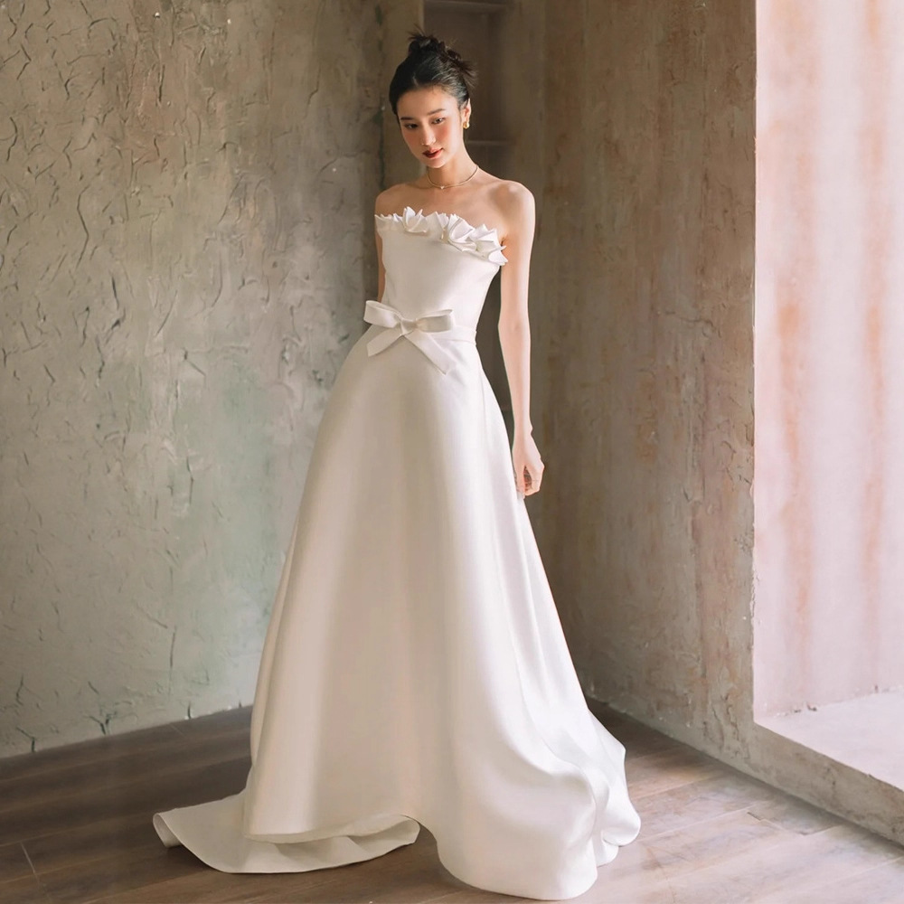 French Satin Light Wedding Dress for Brides, High-End, Simple, Niche, Strapless, Forest Style, Small Train, Reception Gown