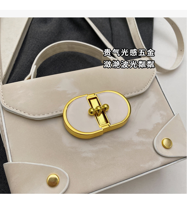 Fashionable and trendy small bag 2025 new women's bag, summer casual and simple crossbody bag, hand-held texture small square bag Application Scenario