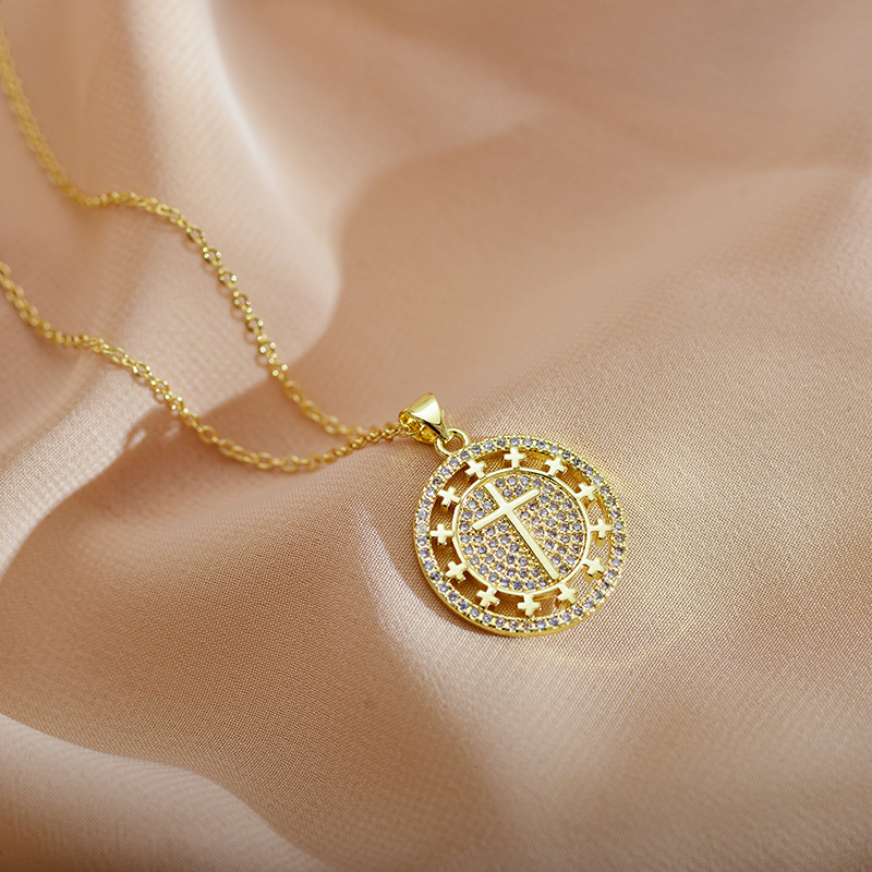 Simple Style Round Alloy Gold Plated Artificial Rhinestones Womenu0027S Pendant Necklace 1 Piece