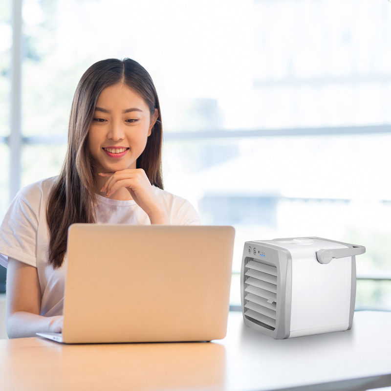 (Wholesale), handheld small table humidifier, air fan 3