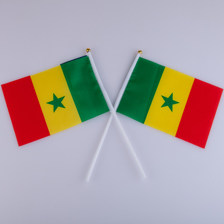 N.° 7 y n.° 8 Copa Mundial de Qatar 2022 32 equipos ondeando banderas a mano, banderas de todos los países, artículos de animación.