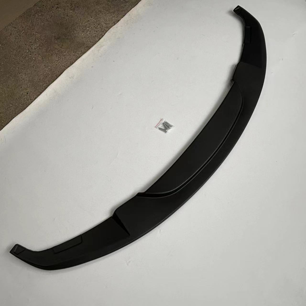 Suitable for BMW 3 Series F30/F35 front lip integrated AUTO model, ABS material, glossy black body kit, car modification