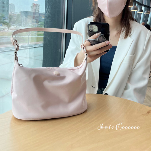 2024 summer lightweight waterproof nylon cloth armpit single shoulder crossbody small bag for women Korean version ins texture dumpling handbag