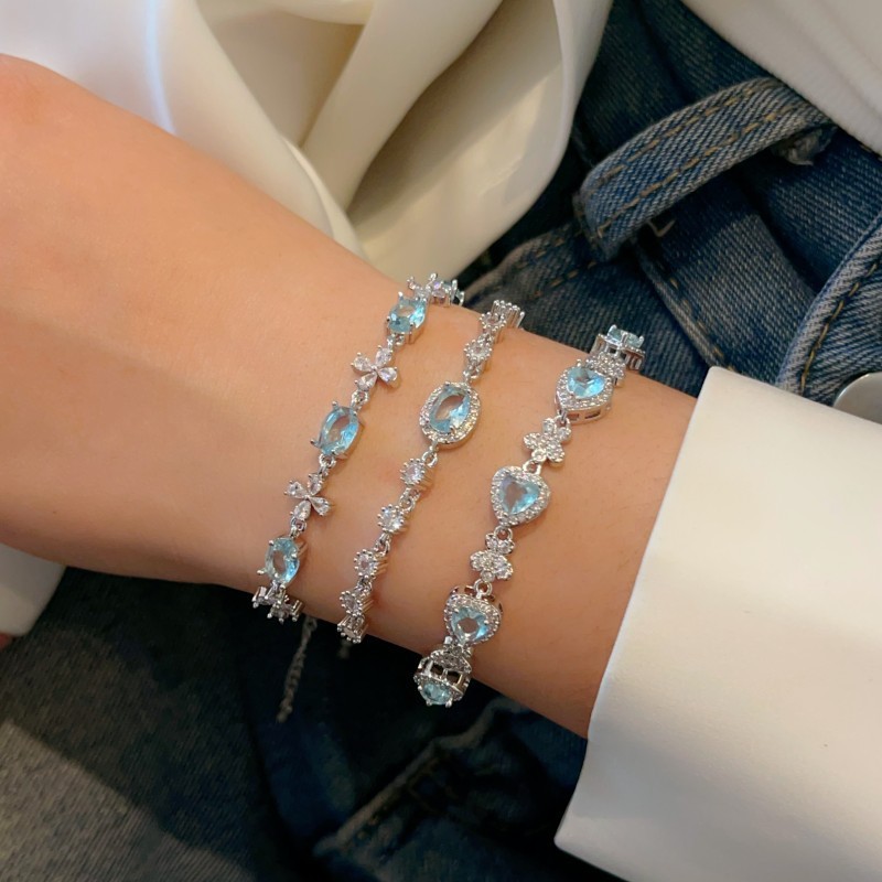 Topaz Sky Blue Zircon Bracelet Light Luxury High-end Jewelry Exquisite Design Sense high quality Multi-diamond Accessories Topaz Sky Blue Zircon Bracelet Light Luxury High-end Jewelry Exquisite Design Sense high quality Multi-diamond Accessories