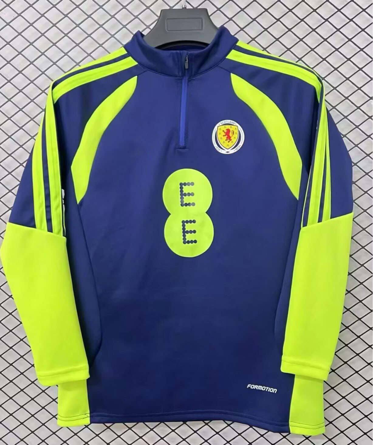 2627 escocés medio tirado camisa azul