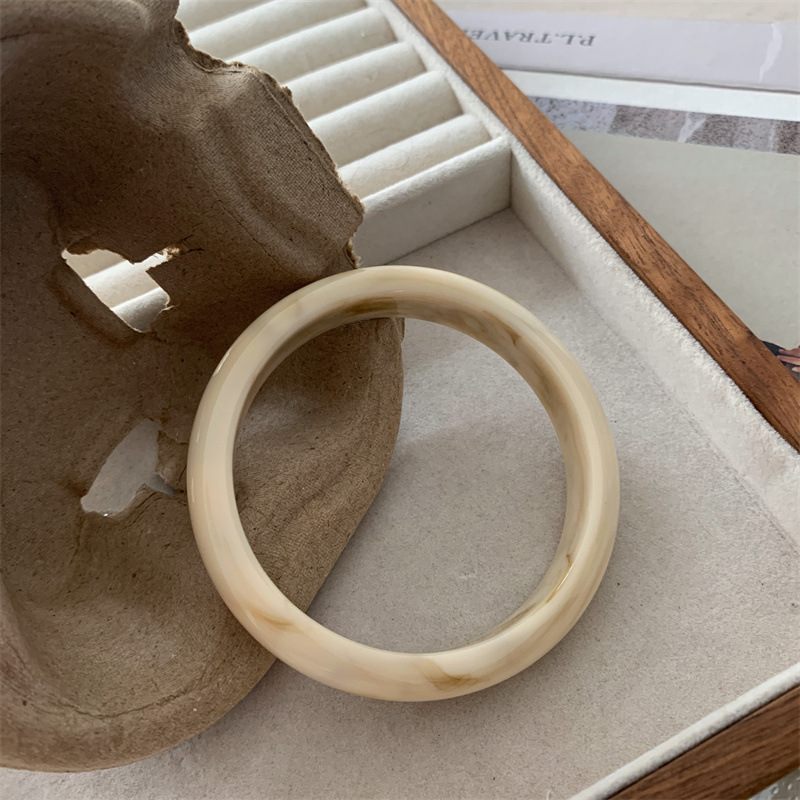 23g Weight Acrylic Pendant Material Bangle Classification Arylic Chain Material 1 Piece Quantity Banquet, Party, Street Occasion Acrylic Material Solid Color Pattern Women's Gender Retro, Streetwear Style Retro Streetwear Solid Color Acrylic Bangles Wholesale 22