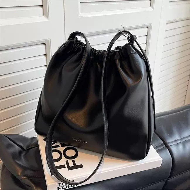 Элегантная повседневная сумка 2026 года, новая женская сумка, универсальная сумка через плечо для поездок на работу, вместительная сумка-тоут в ретро-стиле