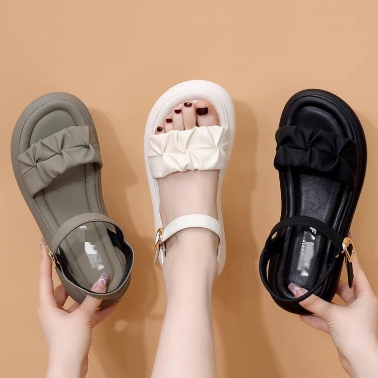 Sandalias de fondo grueso para mujeres verano 2026 nuevo estilo versátil de hadas versátil ligero con sandalias de playa vestido