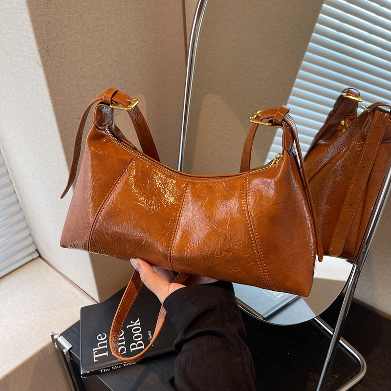 Transfronterizo retro cera de piel brazaleta bolso de mujer otoño / invierno 2025 nuevo simple bolso de hombro universal bolso de moda de mujer
