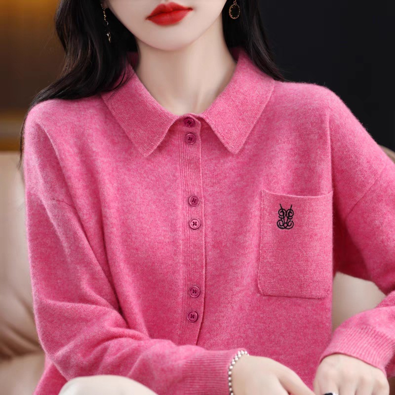 Elegant cashmere demi-season cardigan