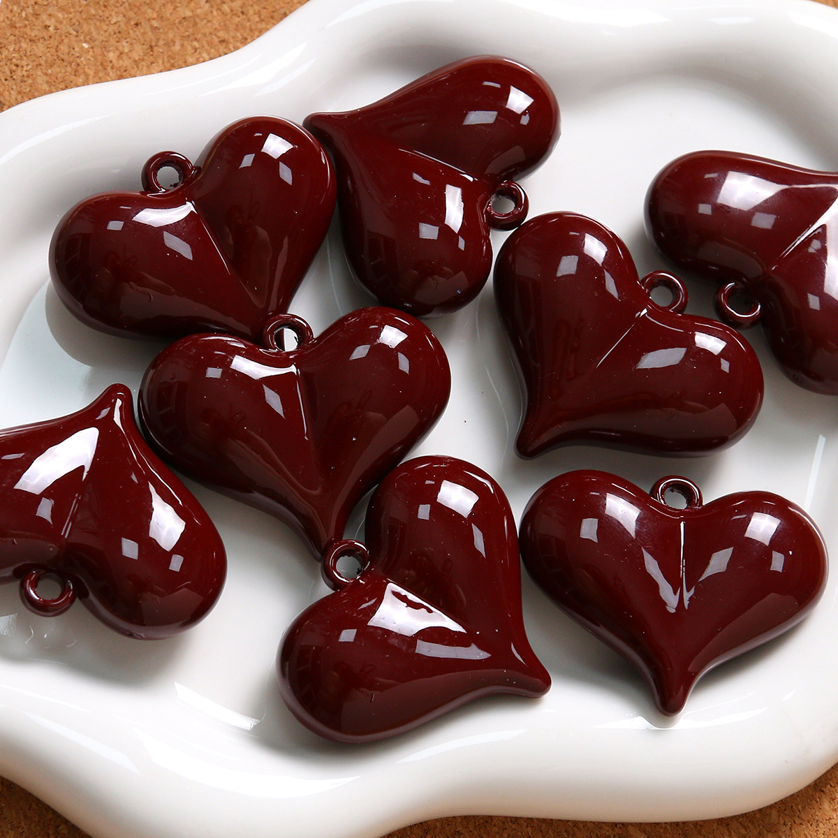 8g Weight Pendant Jewelry Making Type DIY Jewelry Accessories Classification 1 Piece Quantity Resin Material Heart Shape Pattern All Seasons Season Polishing Design Vacation, Classic Style Style 1 Piece Resin Heart Shape Pendant 2