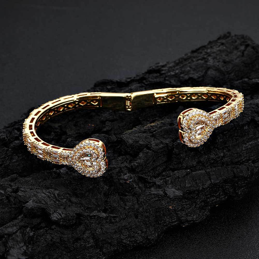 Retro Heart Shape Copper Inlay Zircon Bangle