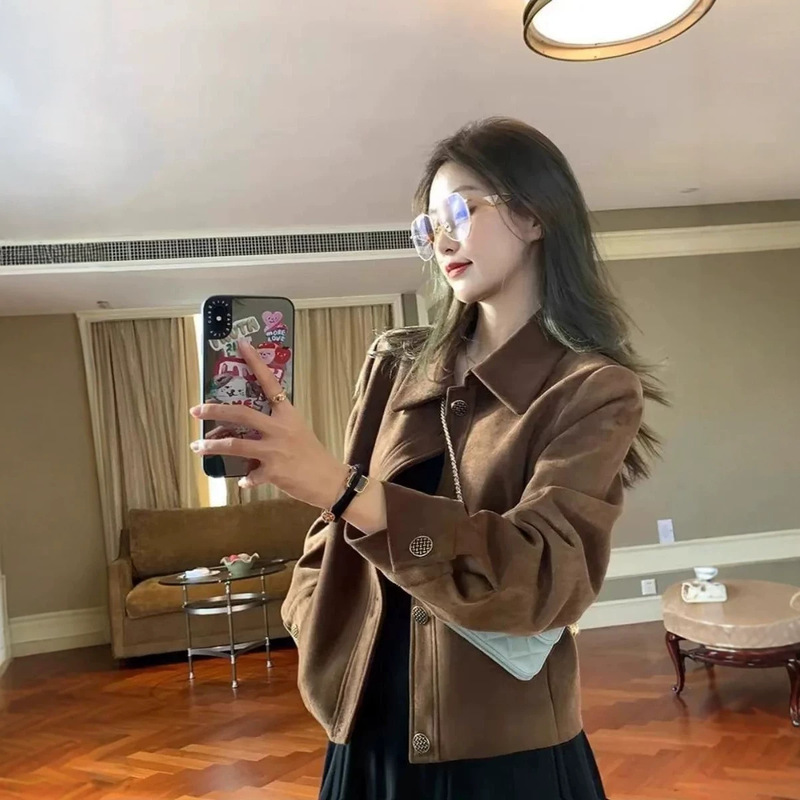 Coffee-Colored Suede Jacket for Women, Short Style, 2026 Spring and Autumn New Korean Style, Loose Casual Retro Jacket for Petite Women Coffee-Colored Suede Jacket for Women, Short Style, 2026 Spring and Autumn New Korean Style, Loose Casual Retro Jacket for Petite Women