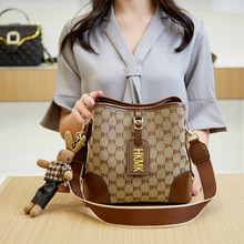 2025�¿�͹�ӡ��ˮͰ���ļ��n��Ů���������μ�б������W�t���