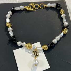 图片百分百对实物小香风项链C家项链26新款黑白配色海螺毛衣链轻