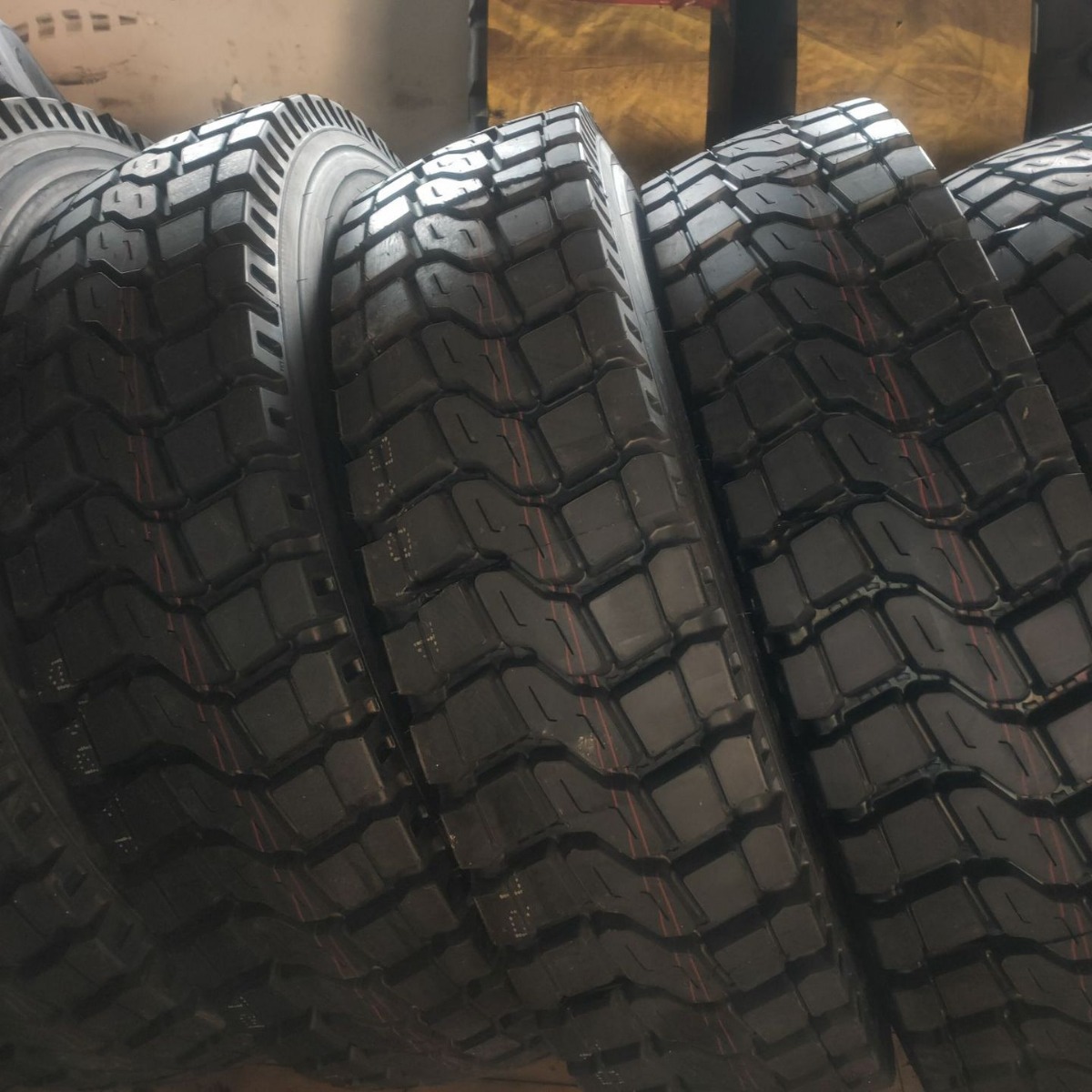 全钢子午线汽车轮胎工程卡车货车自卸车轮胎1200R20 全新高品