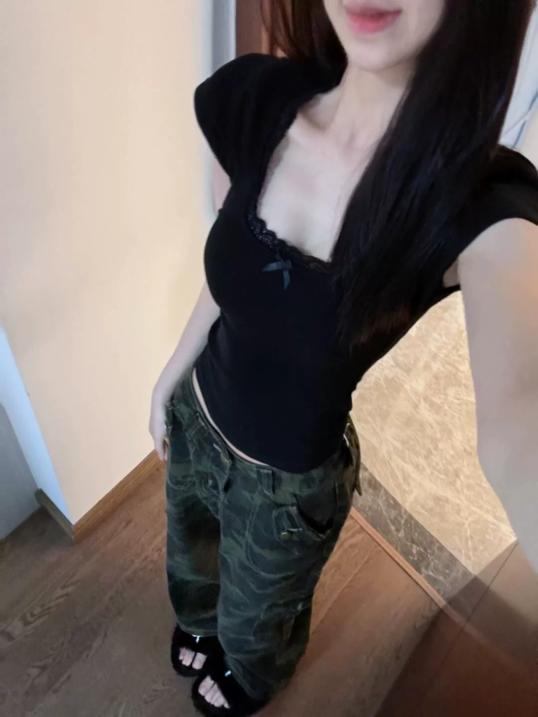 Корейская черная футболка с квадратным воротником маленькая летающая рубашка для девочек летом шикарная кружева