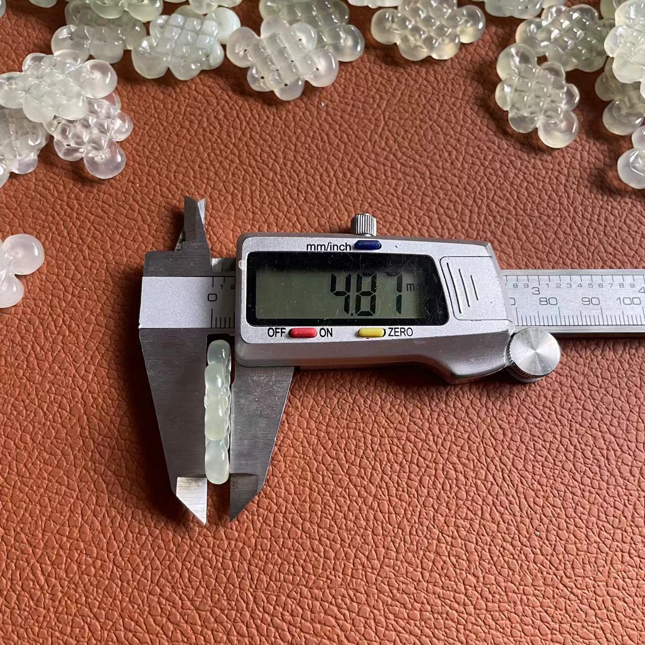 岫玉中国结配饰