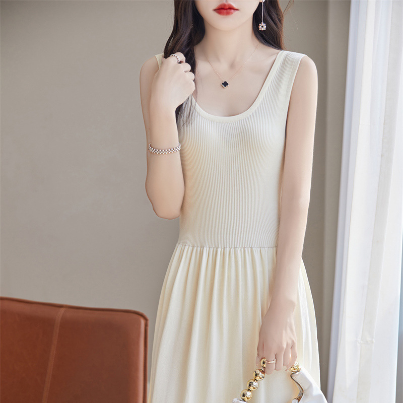 Spring and Summer 2025 New Quzhu Ice Silk U-Collar Knitted Sling dress Solid Color High Waist Sleeveless Midi Dress for Women