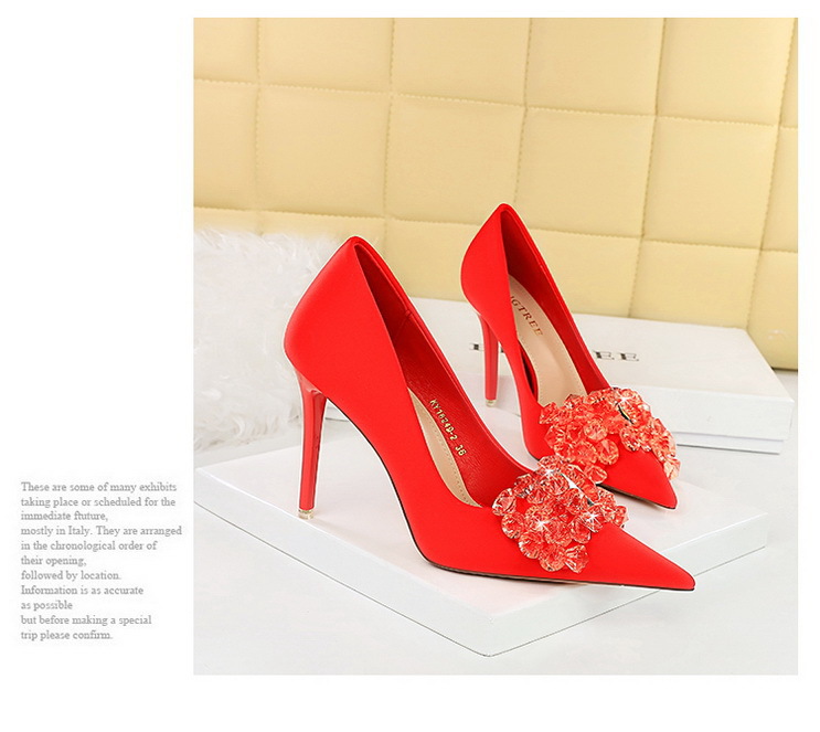 High Heels Women's Satin Pointed Court Shoes For Wedding Parties_voghion.com