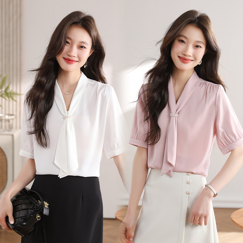 White Short-Sleeve Women's Shirt 2025 New Summer Style Elegant Commuter Interview Shirt for Petite Women with Ribbon and Three-Dimensional Pattern White Short-Sleeve Women's Shirt 2025 New Summer Style Elegant Commuter Interview Shirt for Petite Women with Ribbon and Three-Dimensional Pattern