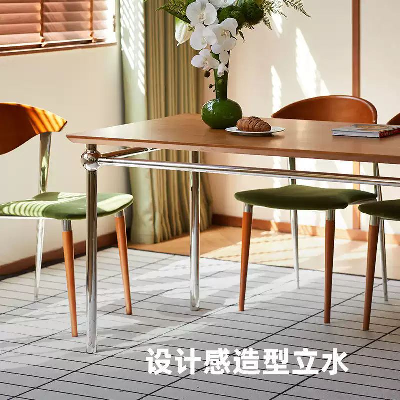 Mesas y sillas de comedor de madera maciza de acero inoxidable medieval Combinación de rectángulo para el hogar, tamaño pequeño, mesa de comedor de estilo retro para 6 personas