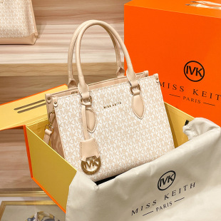 ����Ů���¿�߼��д��μ�б����r��Ůʿͨ�ڰ����������ذ���