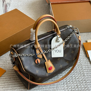 �W���羳�L����Ůʿӡ�����Ɔμ����^��б�沨ʿ�D��һ�����l�H��