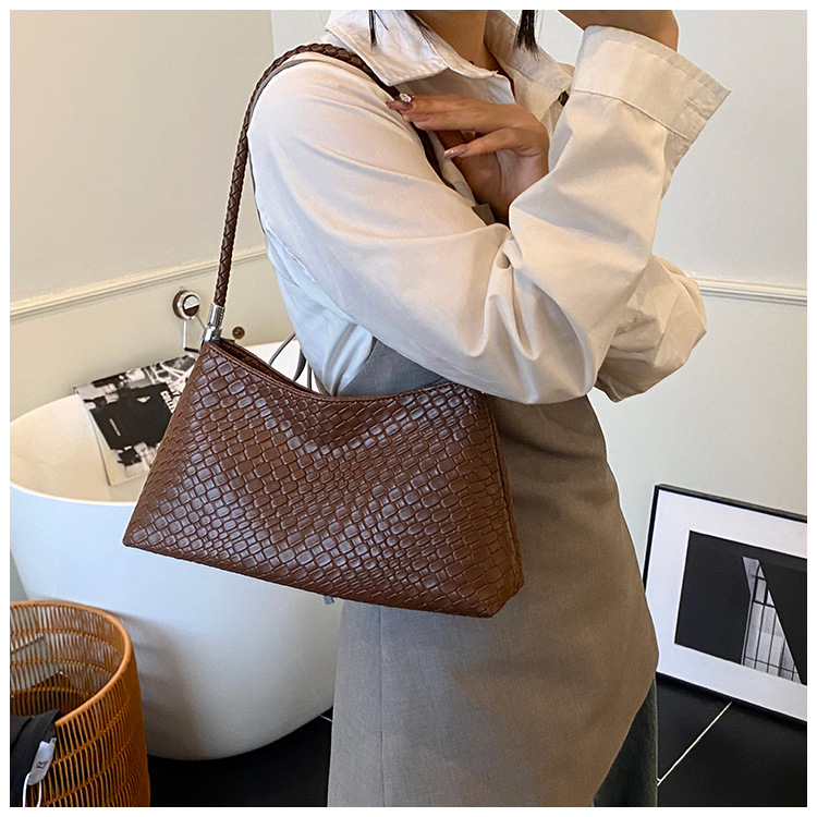 Solid color casual woven pattern large-capacity fashionable 2025 retro new style, elegant underarm bag, single-shoulder hand-carry ladies' bag undefined