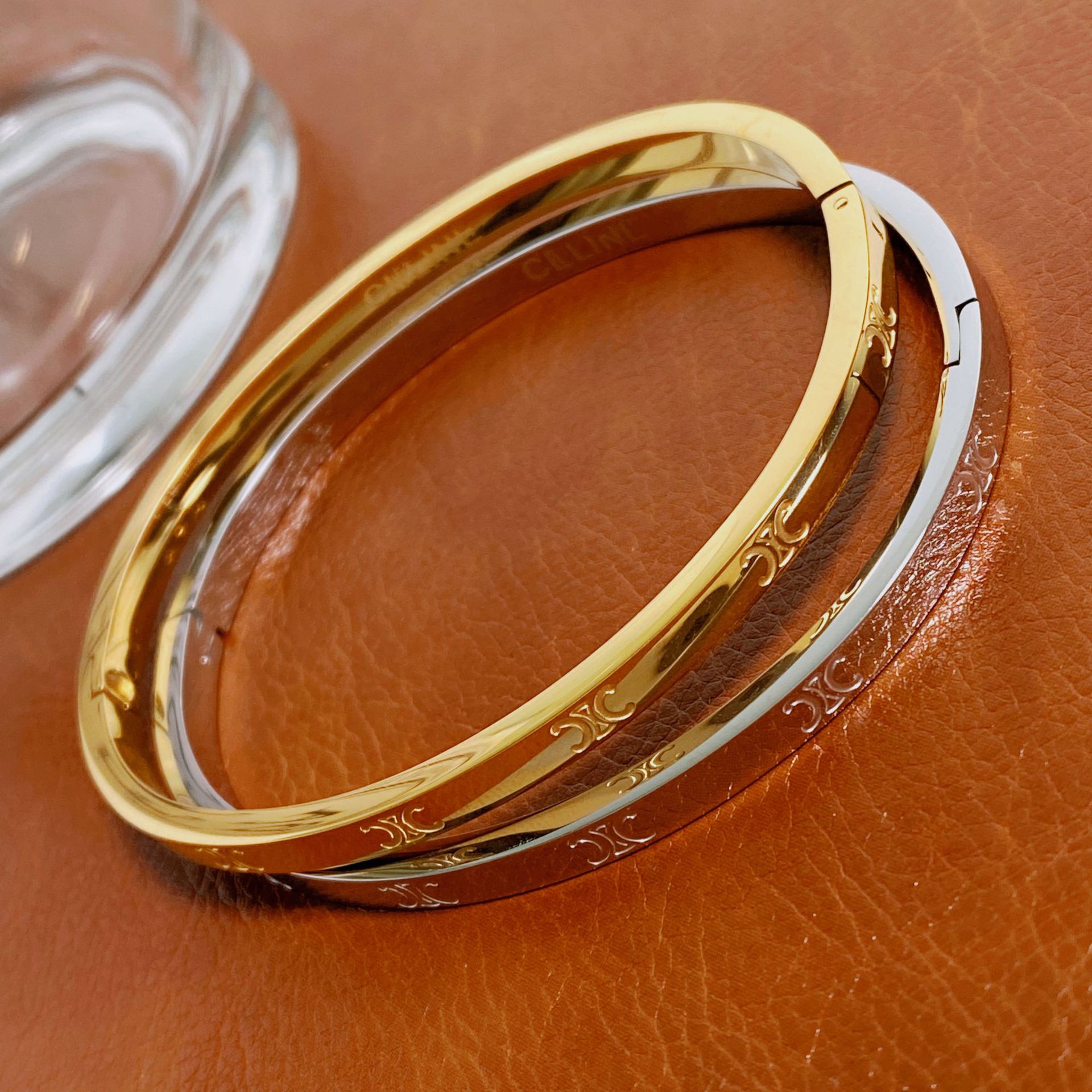 arc de triomphe k gold light plate titanium steel bracelet 2023 new fashion simple letters all-matching stainless steel bracelet