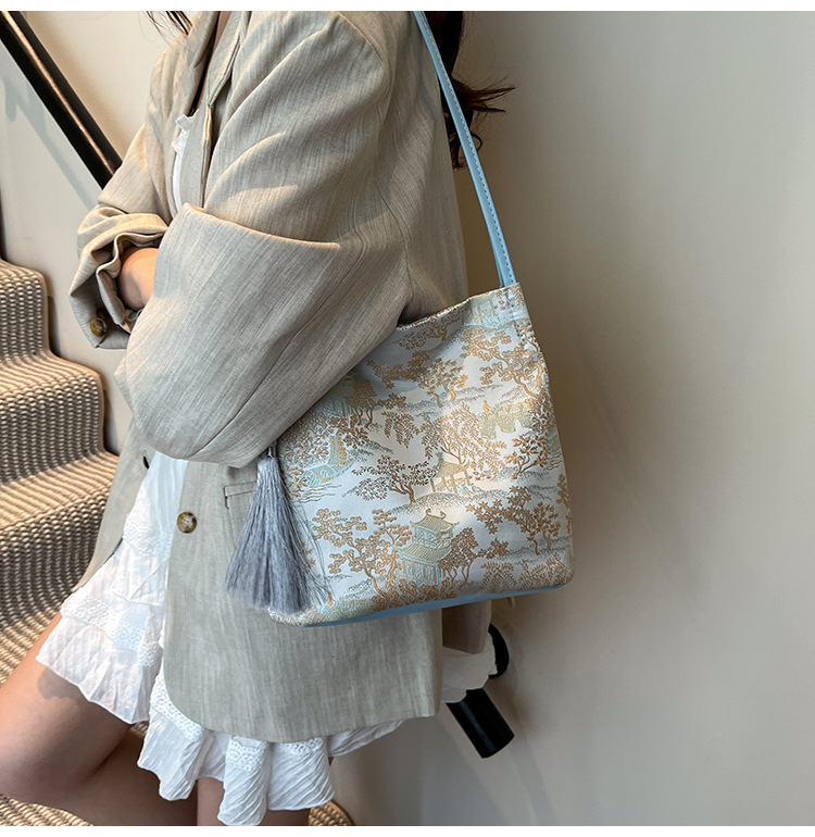 Embroidered Chinese Style Shoulder Bag Large Capacity Tote Bag_voghion.com