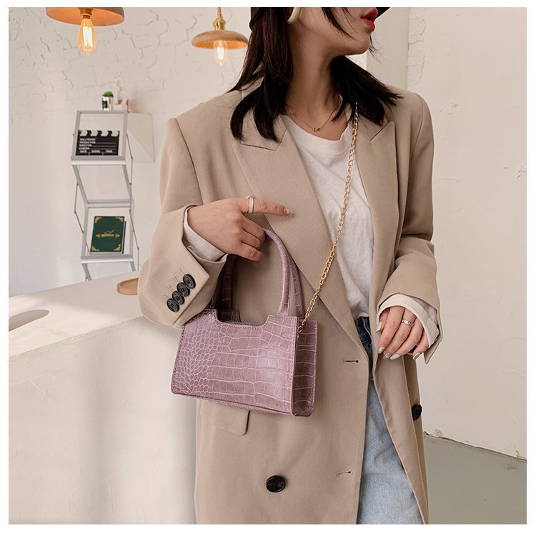 Women's Small Pu Leather Solid Color Preppy Style Classic Style Zipper Shoulder Bag display picture 1