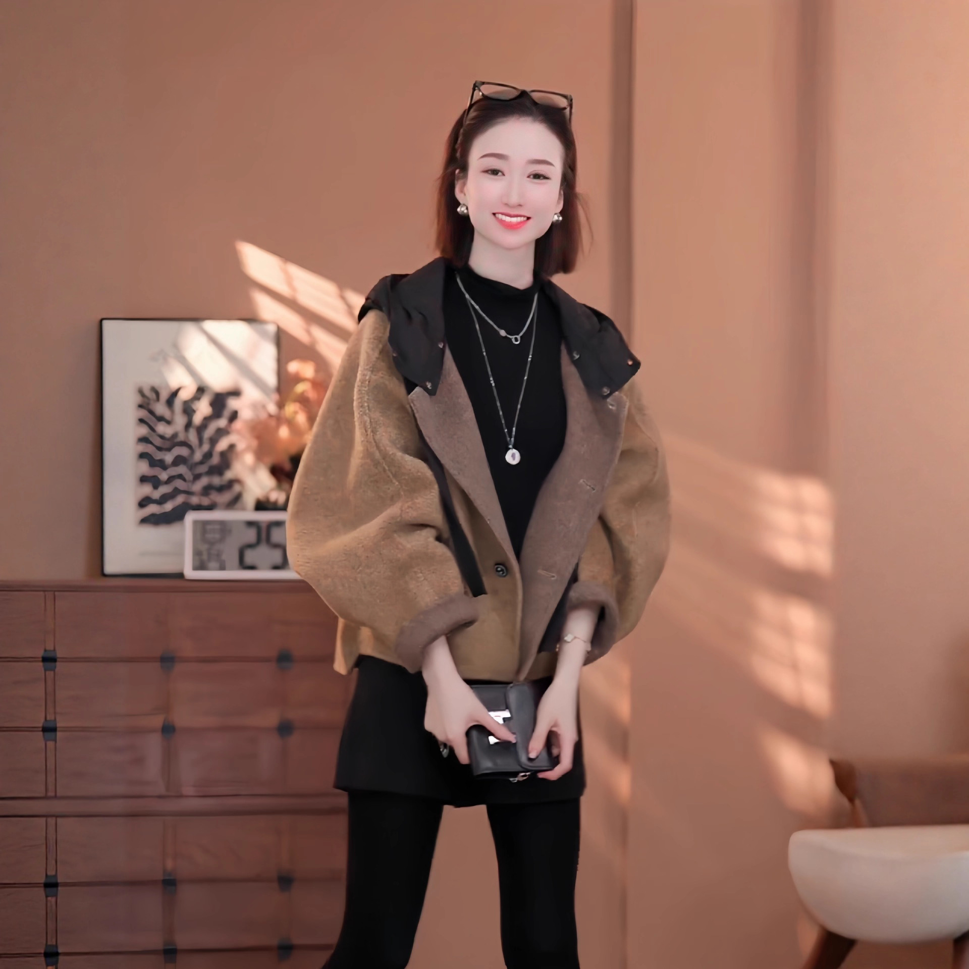 New Autumn and Winter Cashmere Outwear for Women, Warm, Loose, High-End, Raglan Sleeves, Hooded Short Woolen Outwear