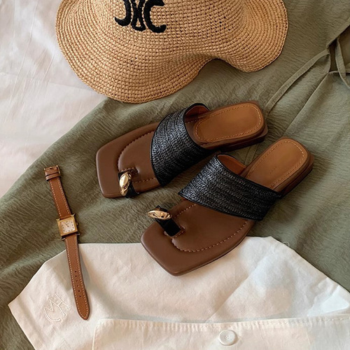 Grape Mother Summer New Vacation Style Metal Slip-On Ankle Strap Elegant Square Grass Weave Toe Sandals for Women Outdoors