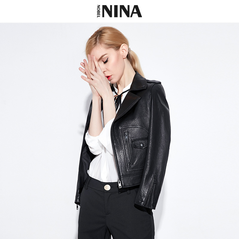New black genuine leather jacket for women, short style, lapel, diagonal zipper, motorcycle jacket, sheepskin, versatile leather coat.
