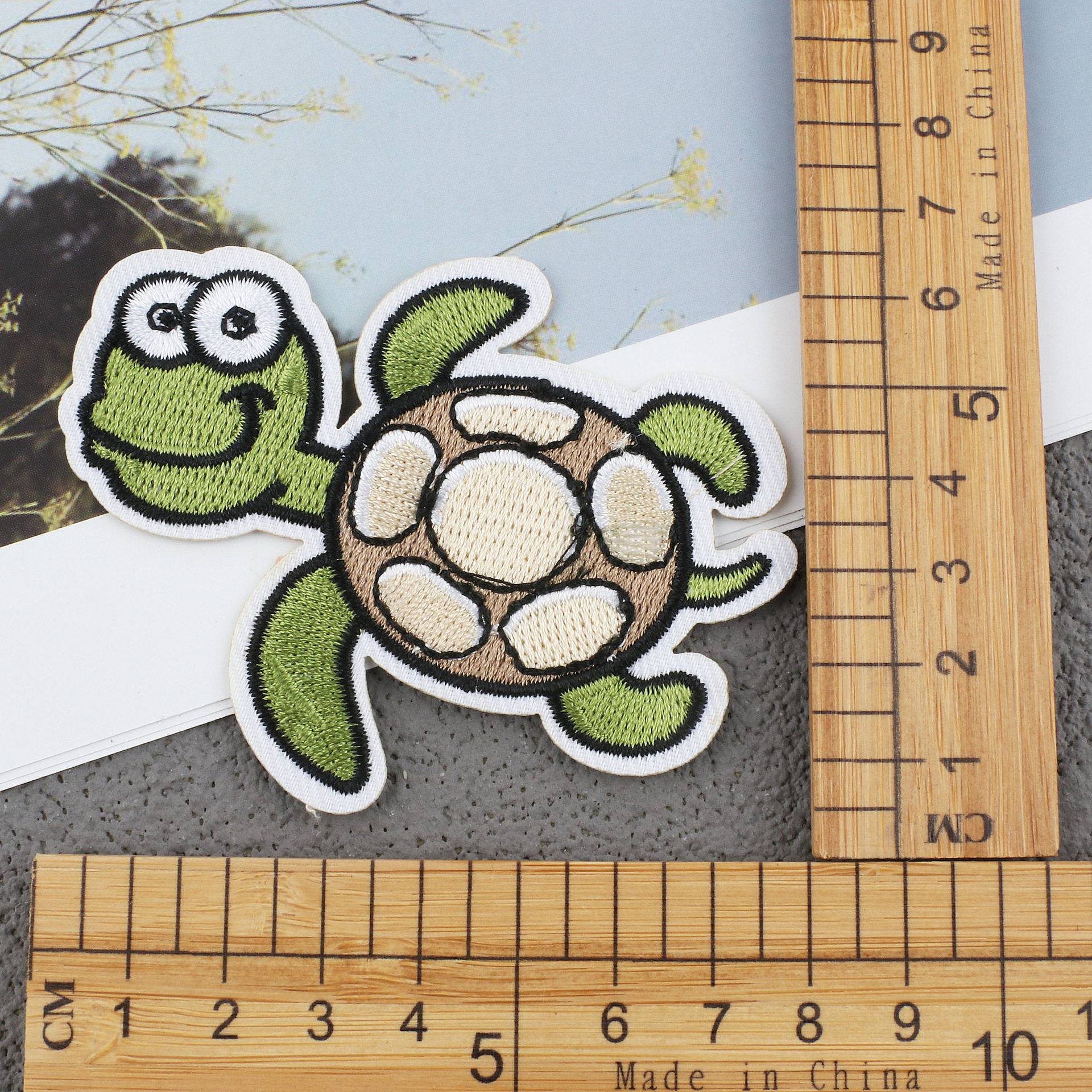 60 parche mezclado bordado pegatinas de tela cara sonriente pegatinas parche de coche flor bordado logo hamburguesa bordado Zhang Zi