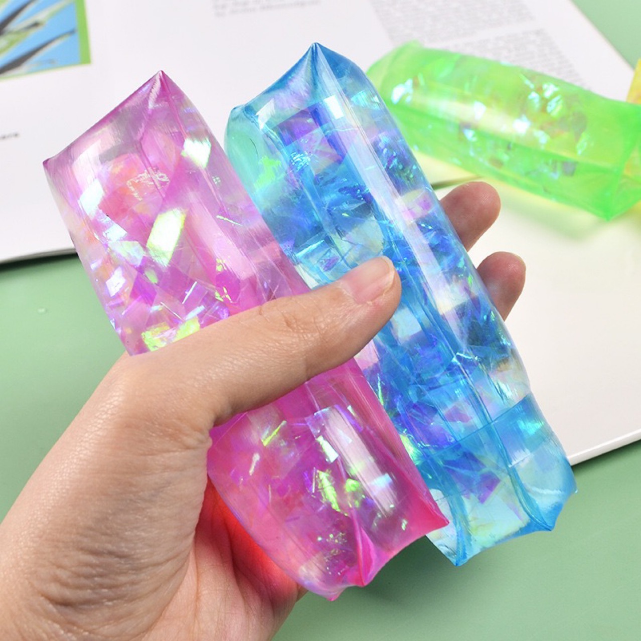 跨境爆款TPR小号彩带抓不住水蛇搞怪发泄出气动物抓不住儿童玩具