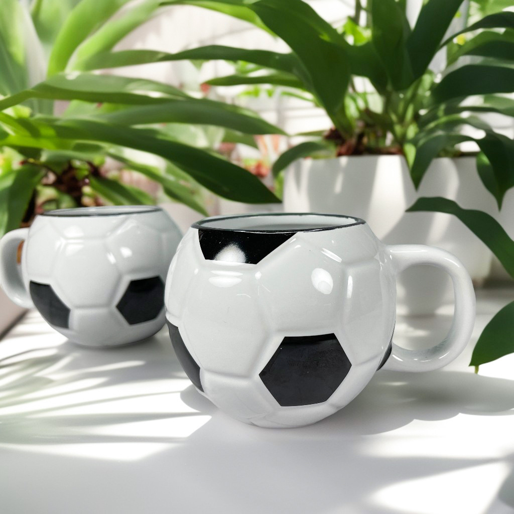 Deportes creativos de fútbol tazas de cerámica de relieve de gran capacidad tazas de regalo temáticas tazas de agua tazas de oficina