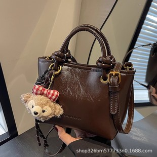 �͹������°���Ůʽ2025�¿�ins���Еr�������μ�б��ˮͰ��miuϵ