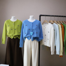 [比正]2025秋季新款韩版圆领立体蝴蝶结显瘦百搭短款针织衫女5400