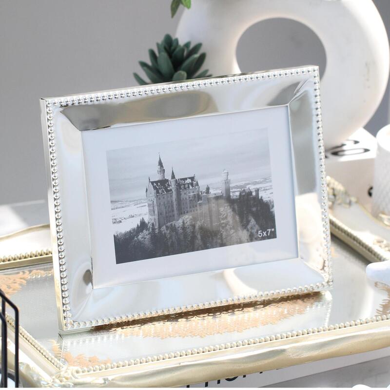High-end photo frame modern low luxury business 6 inch 7 inch metal photo frame horizontal and vertical can be placed corporate photo table gift High-end photo frame modern low luxury business 6 inch 7 inch metal photo frame horizontal and vertical can be placed corporate photo table gift