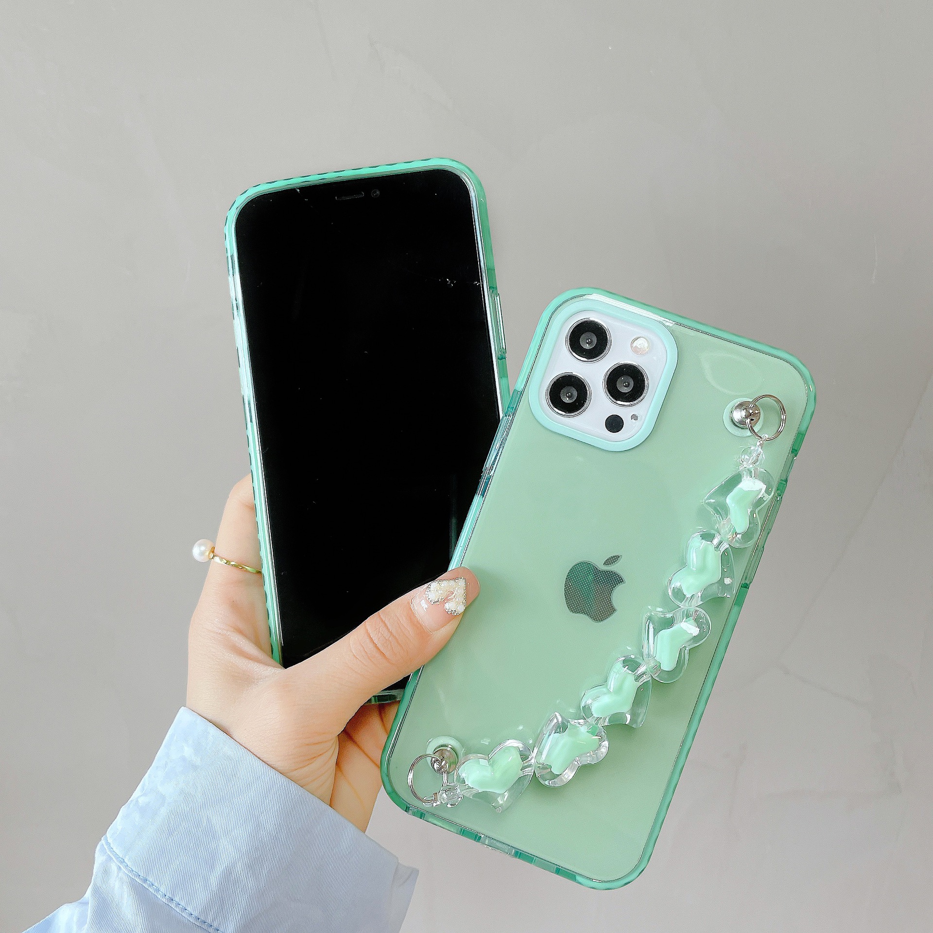 Korean Summer Mint Green Heart Bracelet Mobile Phone Case display picture 9