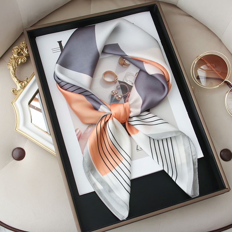 Versión coreana de todo fósforo primavera 2025 nueva moda 70 bufanda pequeña bufanda cuadrada mujer a juego camisa pequeña bufanda bufanda al por mayor